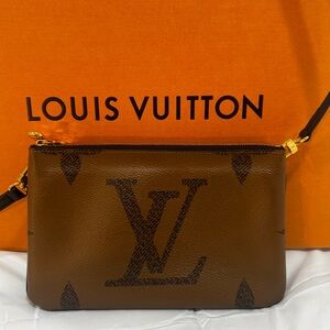 Louis Vuitton Double Zip Pochette